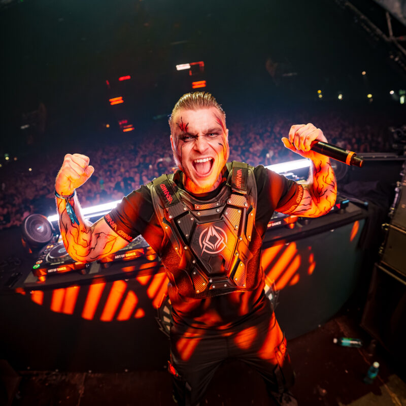 Omnya signs at End of Line